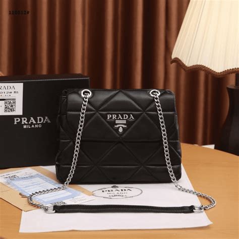 prada tas kaag